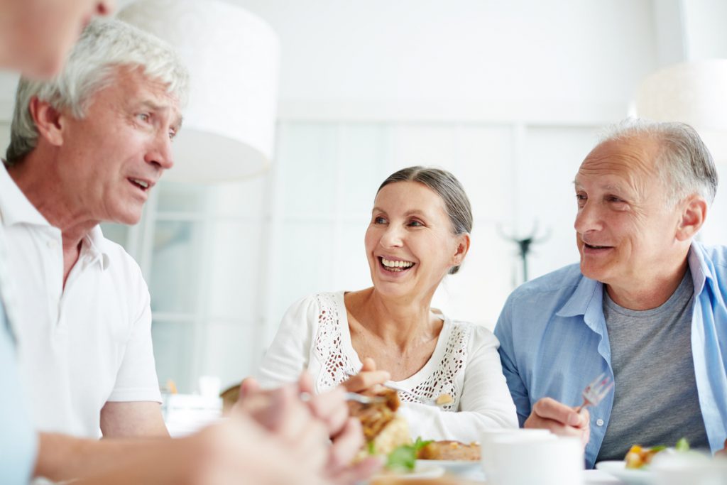 Spending Day with Friends | Pension de reversion colocation retraités