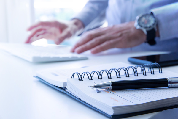 lavoro in ufficio, organizzare lavoro, agenda appuntamenti | Pension de reversion