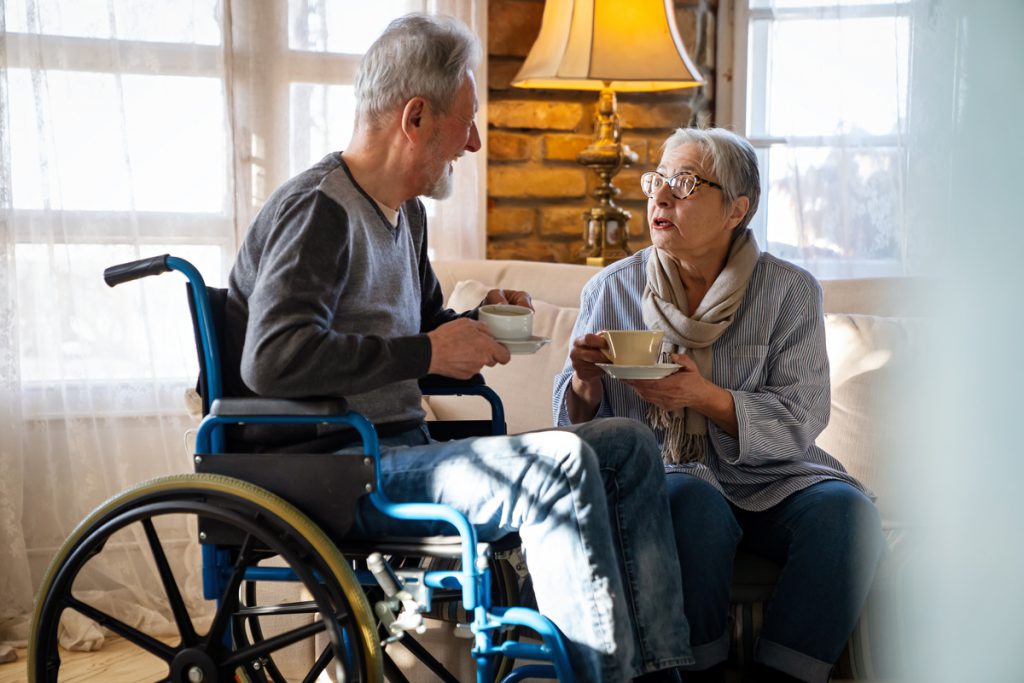 Romantic senior happy couple relaxing together at home. Mature people family love concept | Pension de reversion départ retraite anticipée