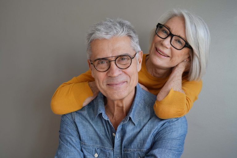 couple de jeunes retraités