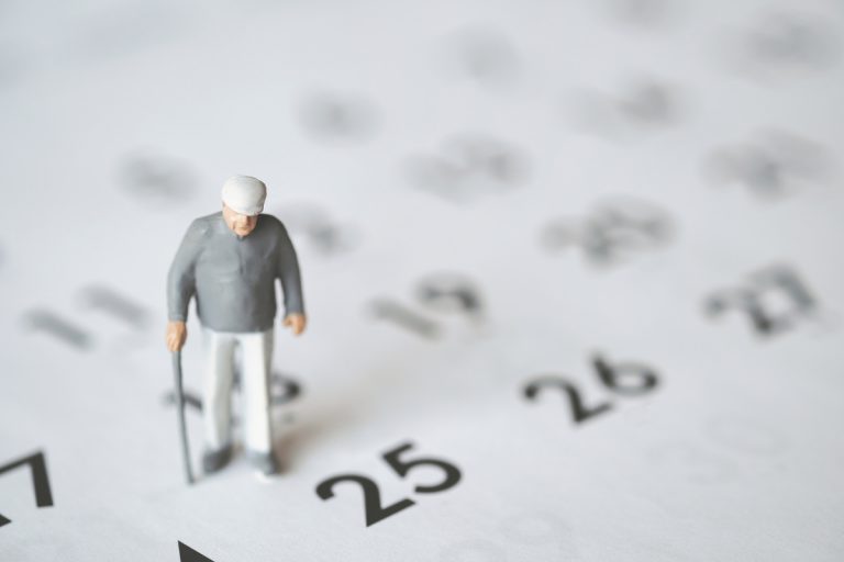 décalage versement pension de retraite